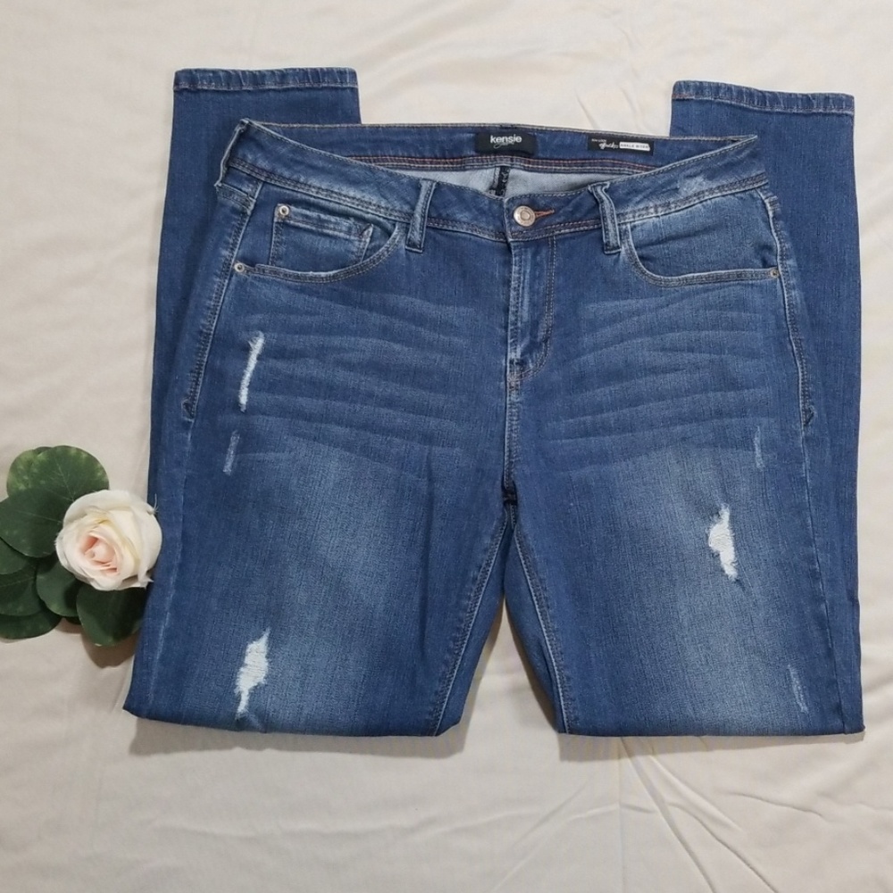 Kensie Ankle Biter Destroyed Jeans Size 29